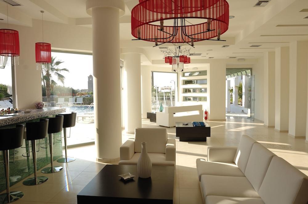 Angela Suites Boutique Hotel Sissi Exteriör bild