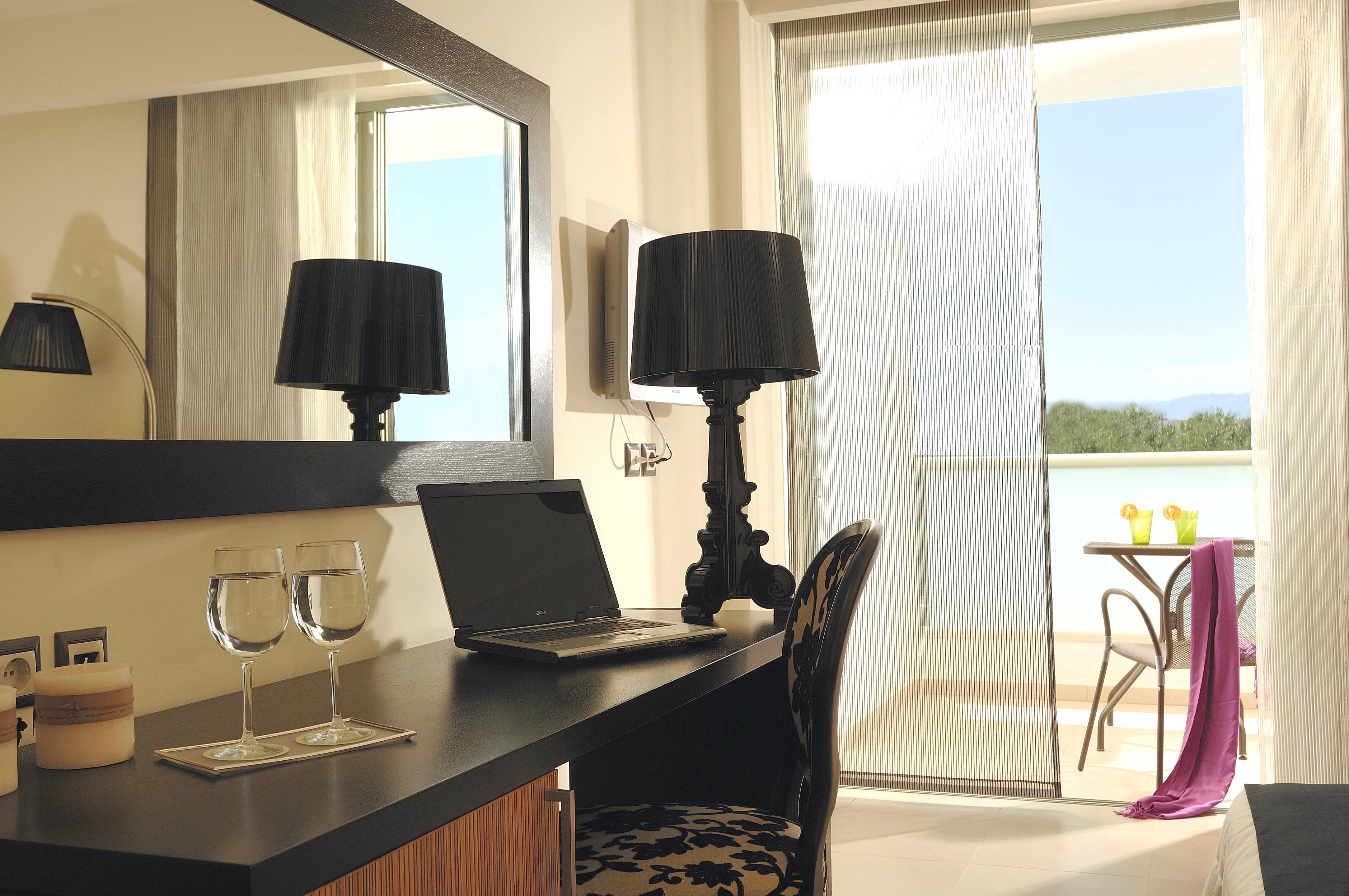 Angela Suites Boutique Hotel Sissi Exteriör bild