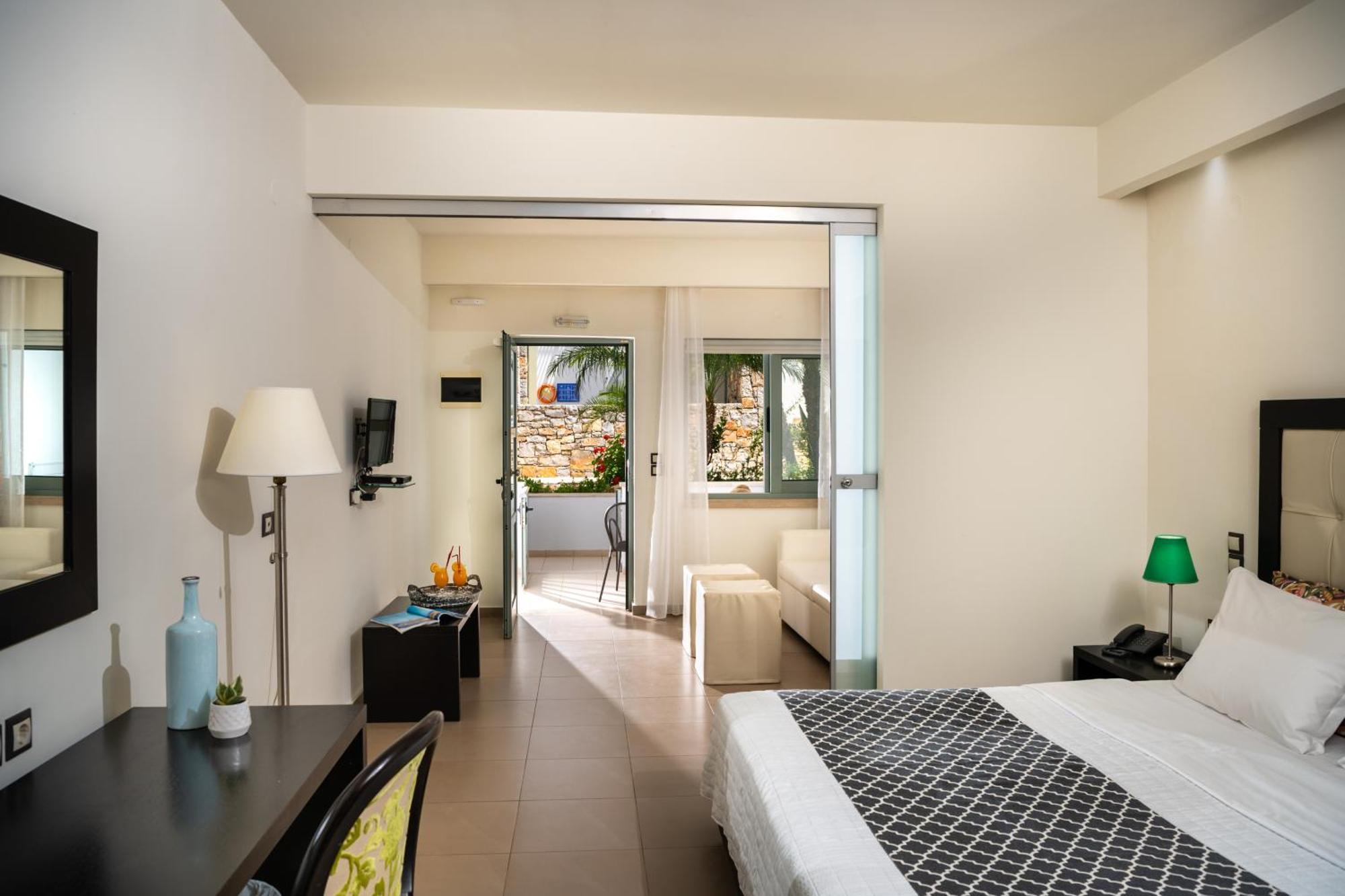 Angela Suites Boutique Hotel Sissi Exteriör bild